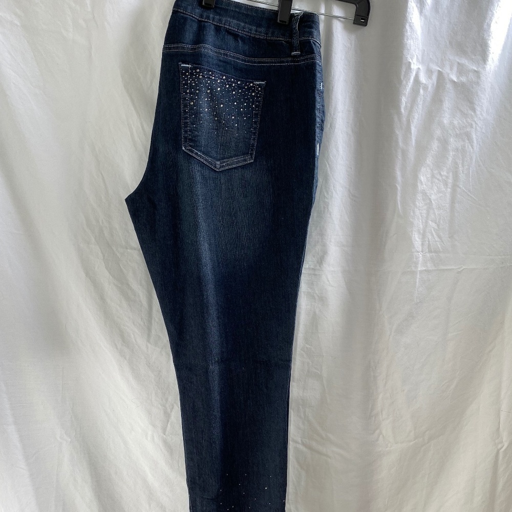 NWOT Rhinestone studded Jean's - Women's - Size: 32 - Picture 7 of 12